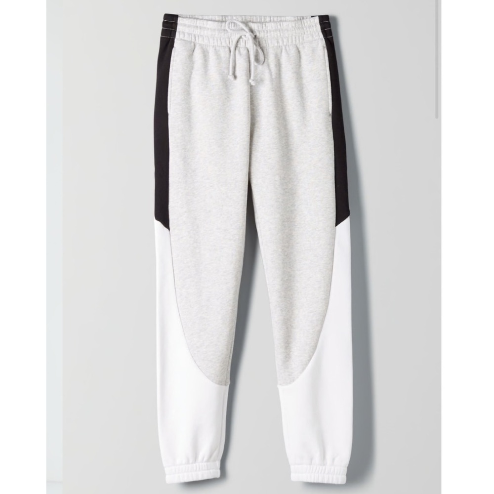 Aritzia TNA The Slim Sweatpant